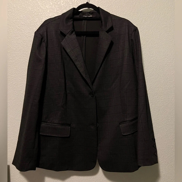 Amanda & Chelsea Jackets & Blazers - Amanda & Chelsea Blazer size 2X